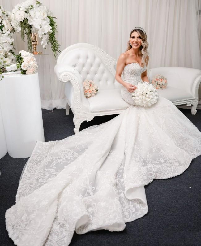 Beautiful Long Mermaid Sweetheart Backless Appliques Lace Wedding Dress-showprettydress