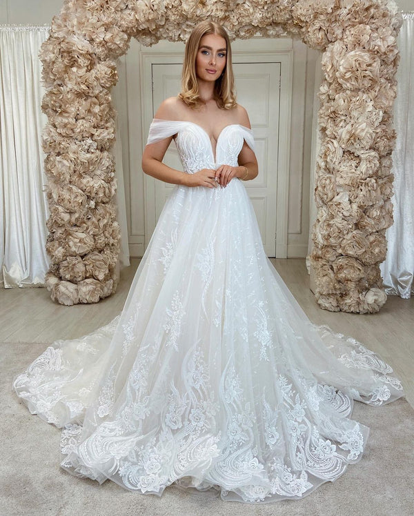 Chic Long A-line Off-the-shoulder Tulle Lace Wedding Dress-showprettydress