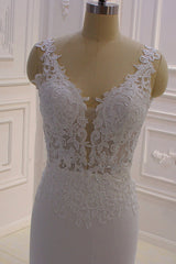 Classic Sleeveless Lace V neck Column White Court Train Wedding Dress-showprettydress