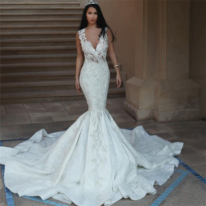 Classic V Neck Sleeveless Wedding Dresses Mermaid Lace Bridal Gowns with Buttons-showprettydress