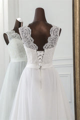 Elegant Long A-line Jewel Tulle Appliques Lace Wedding Dress-showprettydress