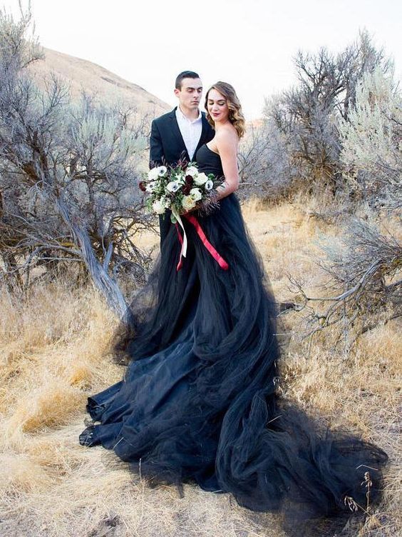 Elegant Long A-line Strapless Tulle Black Wedding Dress-showprettydress