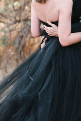 Elegant Long A-line Strapless Tulle Black Wedding Dress-showprettydress