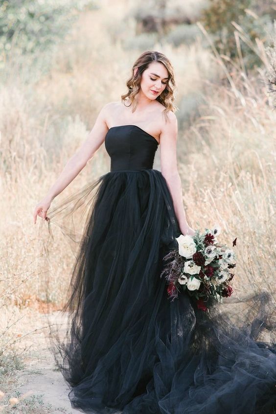 Elegant Long A-line Strapless Tulle Black Wedding Dress-showprettydress