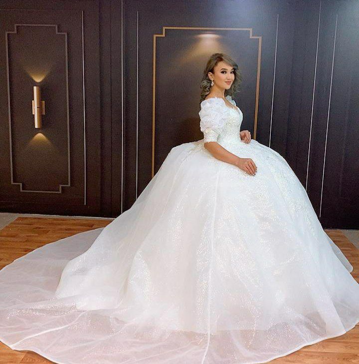 Glamorous Bubble Sleeves Vintage Ball Gown Wedding Dress With Lace Appliques-showprettydress