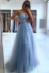 Glamorous V-neck Spaghetti-Straps Tulle Prom Dress Beadings Long Evening Gowns-showprettydress