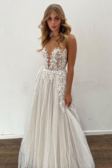 Gorgeous Long A-line Tulle Appliques Lace Wedding Dress-showprettydress