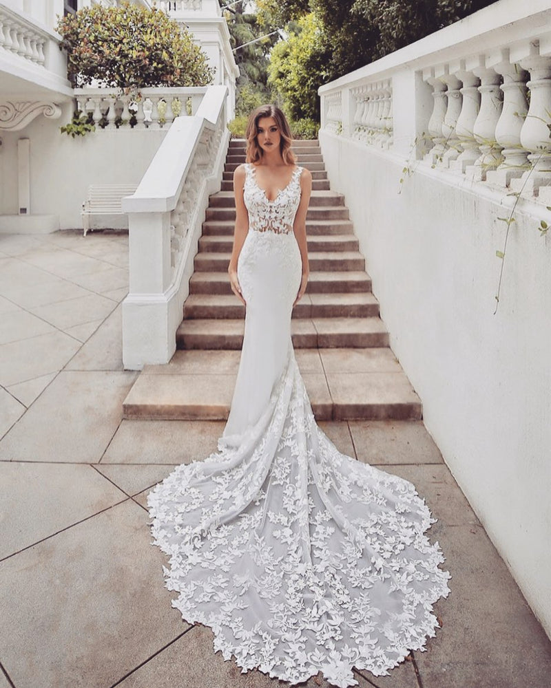 Gorgeous Mermaid V-neck Lace Wedding Dress-showprettydress