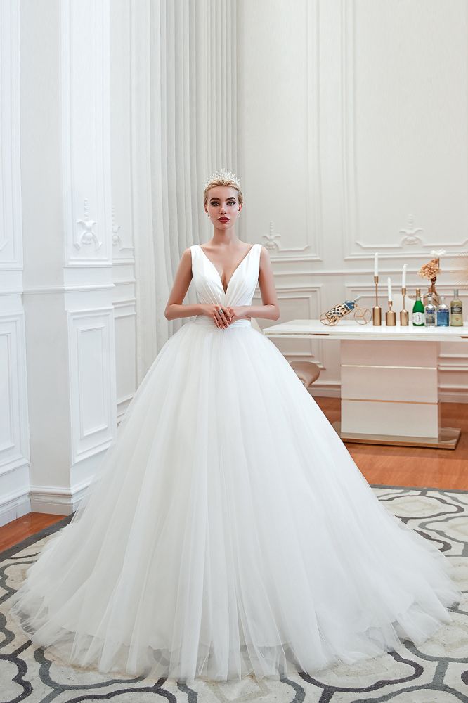 Modern V neck sleeveless White Princess Spring Wedding Dress-showprettydress