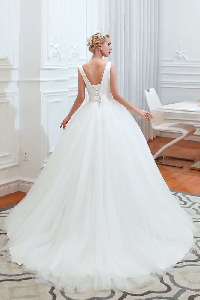 Modern V neck sleeveless White Princess Spring Wedding Dress-showprettydress