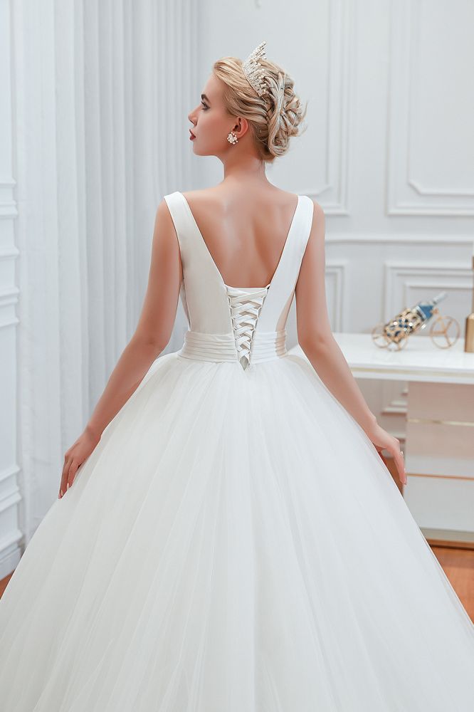 Modern V neck sleeveless White Princess Spring Wedding Dress-showprettydress